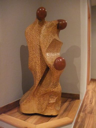 Cat. 542 Caminantes con retoño 108x55x44 (Madera)